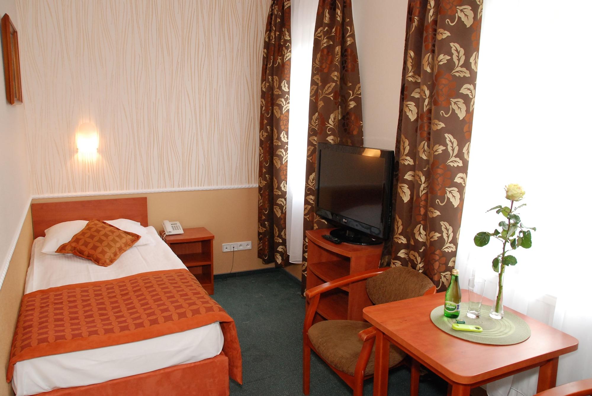 Hotel Topaz Poznan Centrum Buitenkant foto