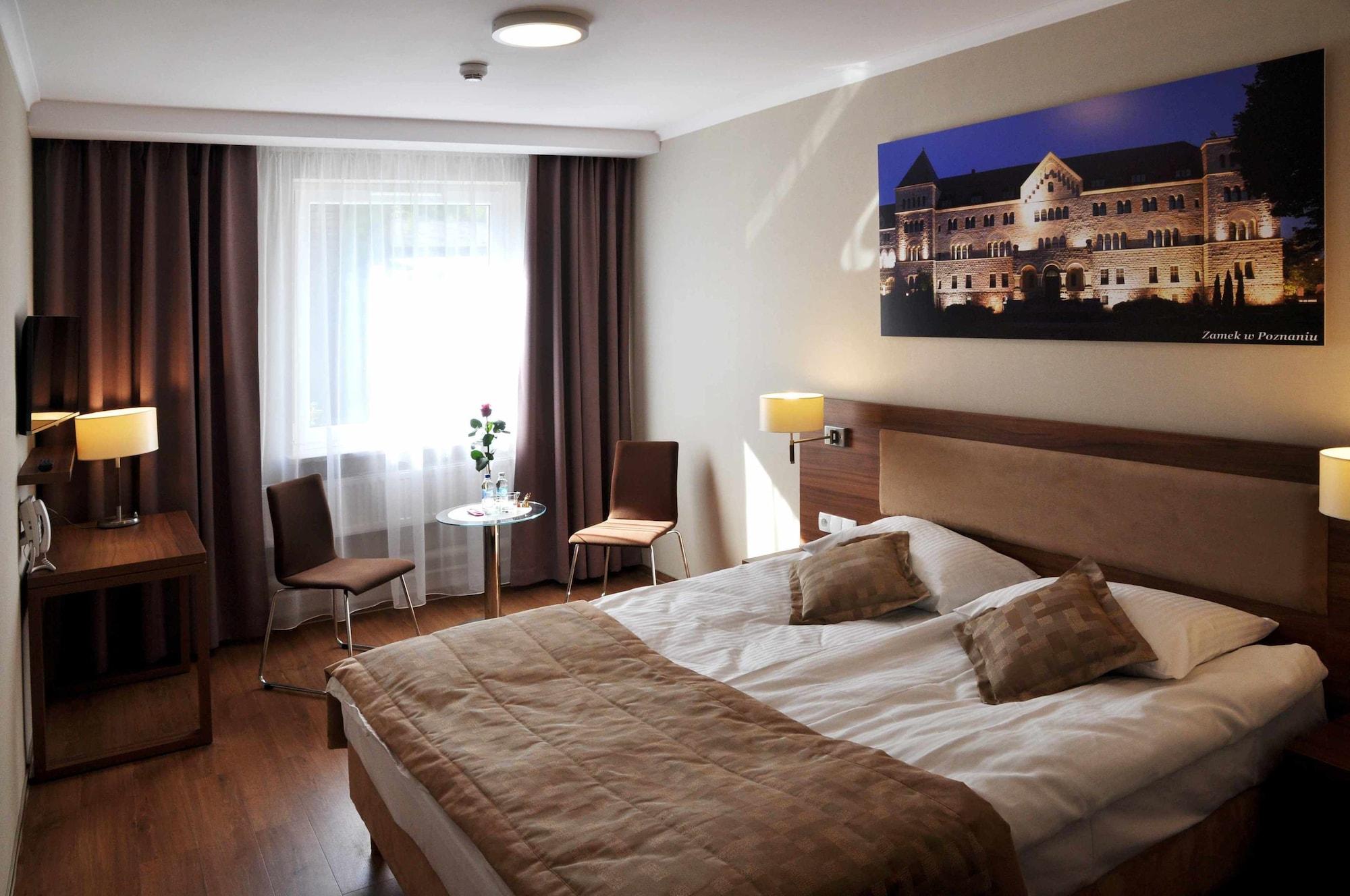 Hotel Topaz Poznan Centrum Buitenkant foto