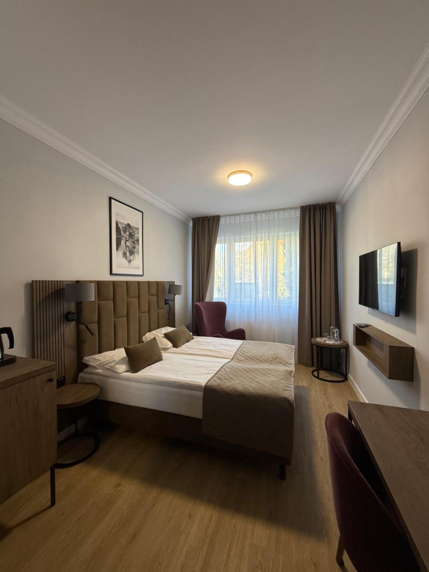Hotel Topaz Poznan Centrum Buitenkant foto