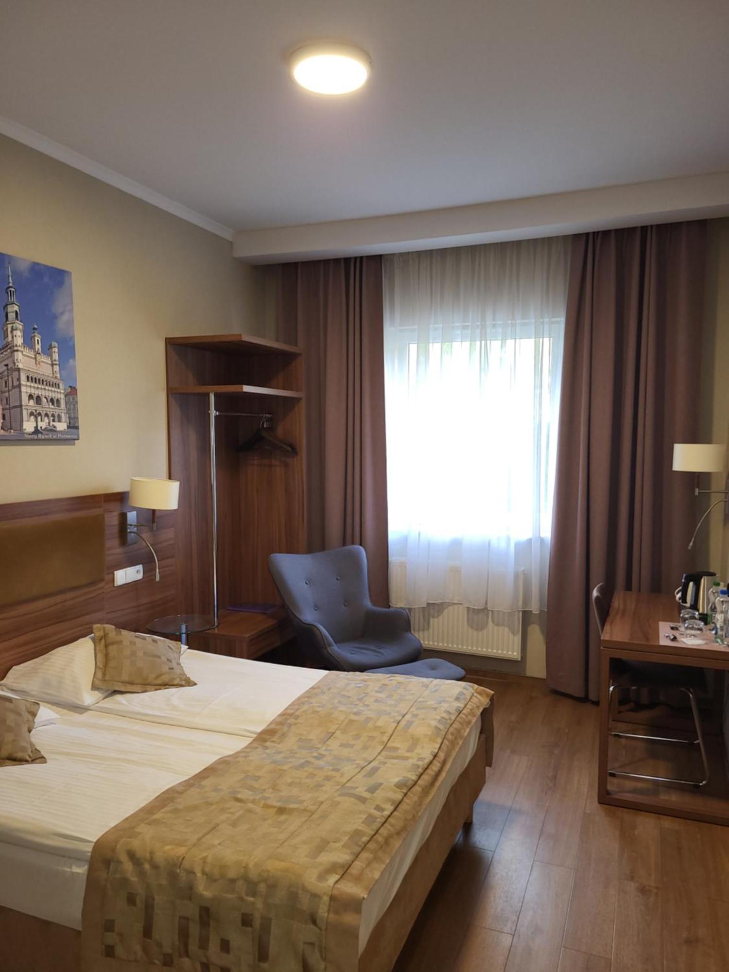Hotel Topaz Poznan Centrum Buitenkant foto