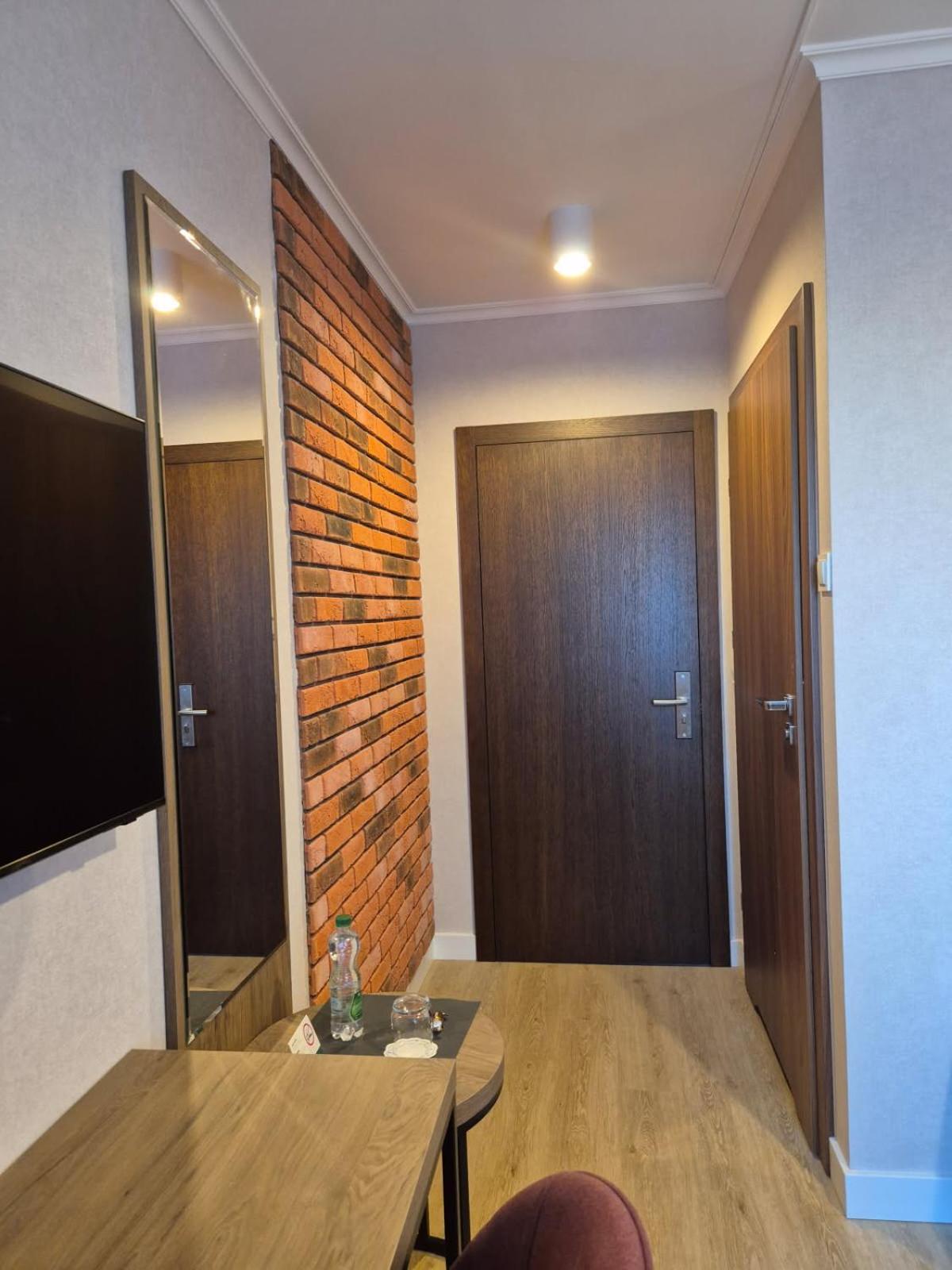 Hotel Topaz Poznan Centrum Buitenkant foto