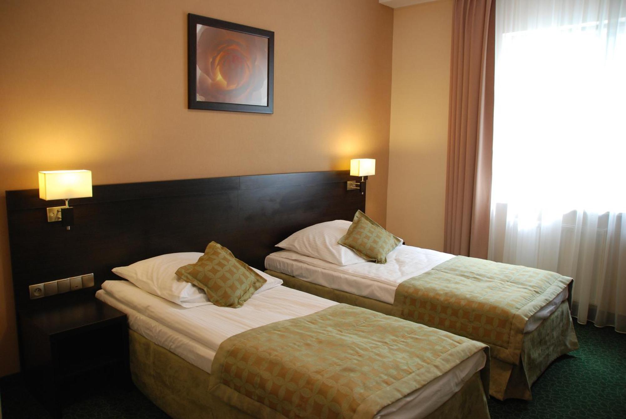 Hotel Topaz Poznan Centrum Buitenkant foto